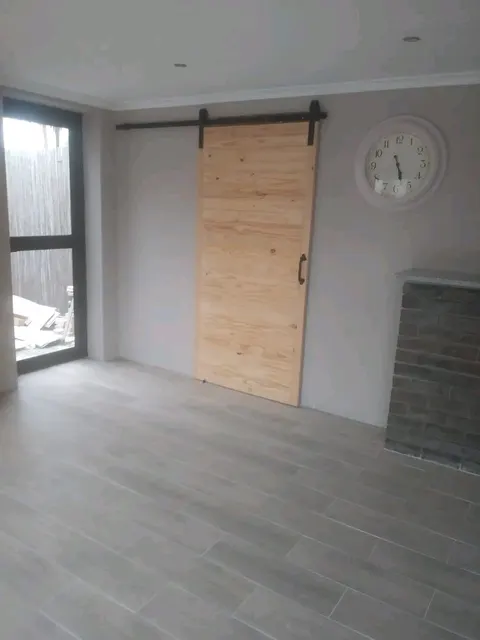 Sliding barn door
